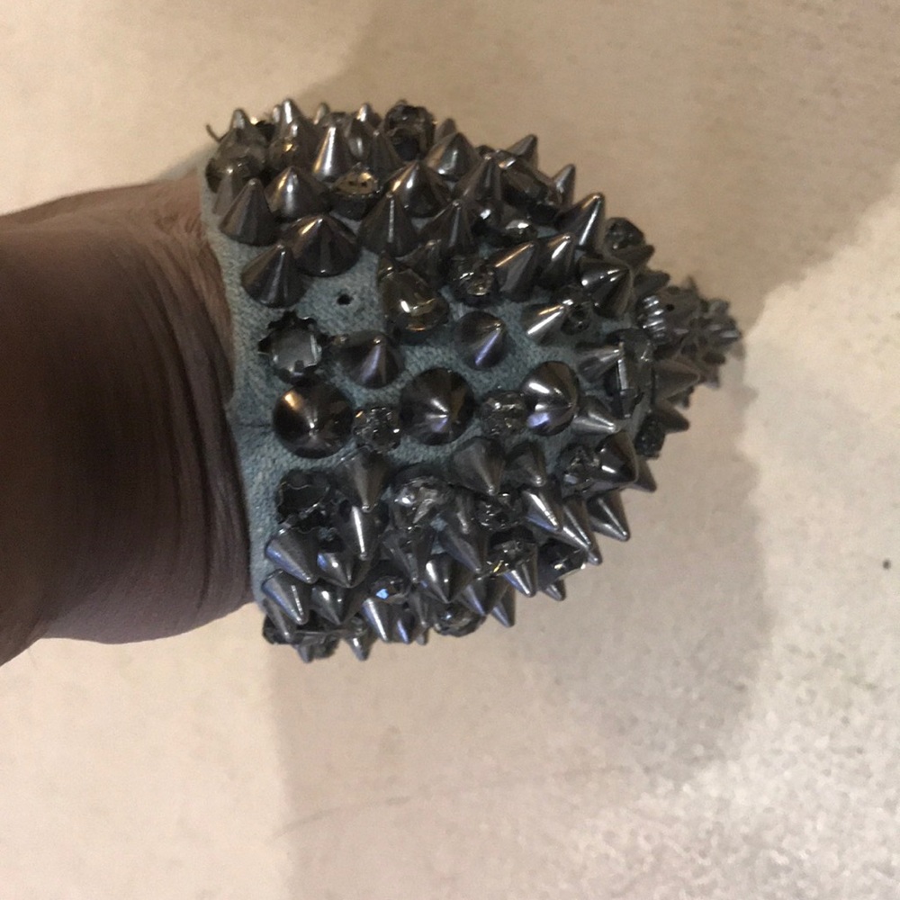 Shoes - Picture 3 of 4